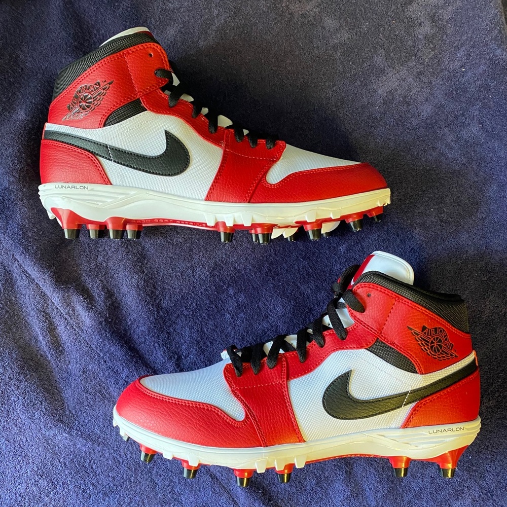 Nike Air Jordan 1 Retro Mid TD Chicago Football